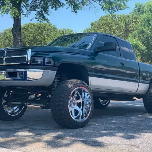 716423-1-2001-ram-1500-dodge-rough-country-suspension-lift-7in-dropstars-655c-chrome.webp